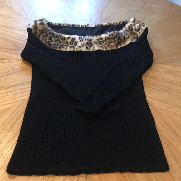 Sweater - Picture 3 of 3